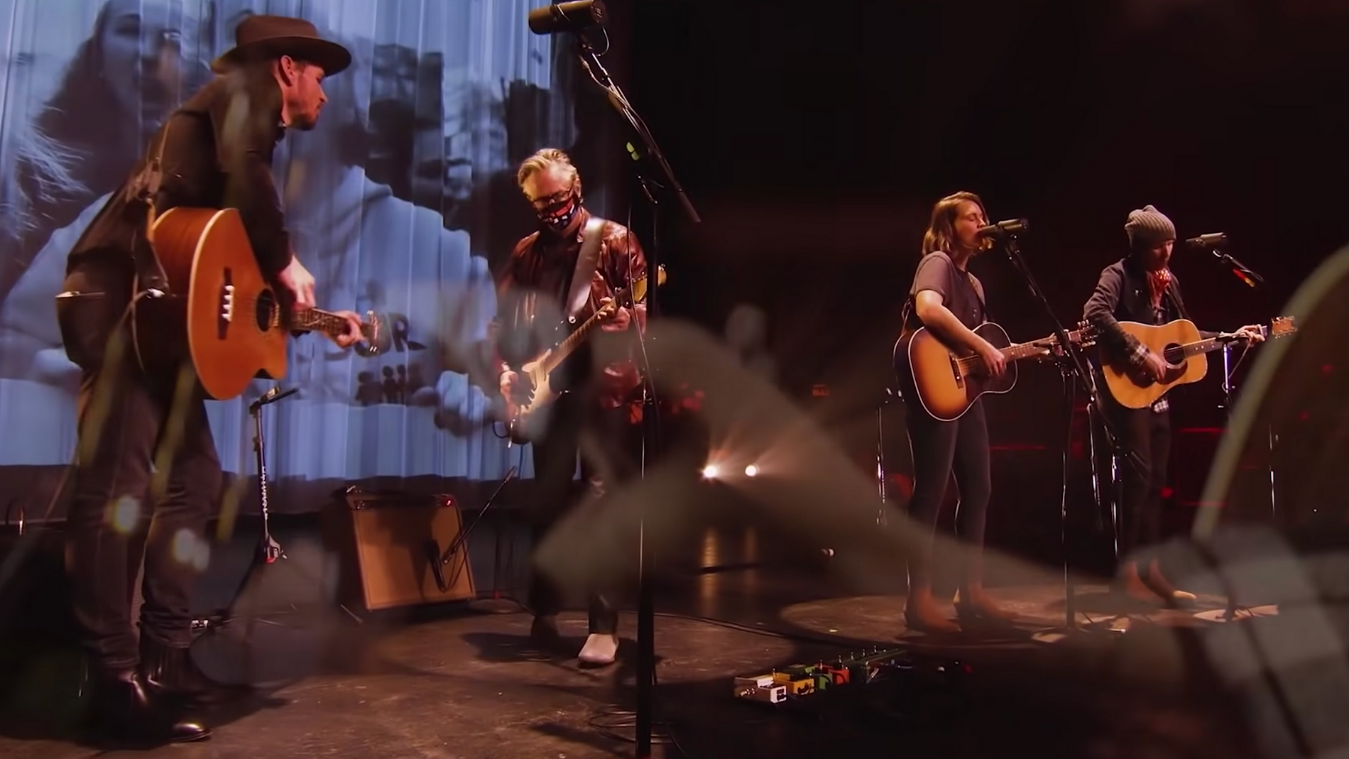 magie Grappig Zijn bekend The Times They Are A-Changin' | Brandi Carlile w/Mike McCready (Pearl Jam)  | Playing For Change | Children's Mental Health Network