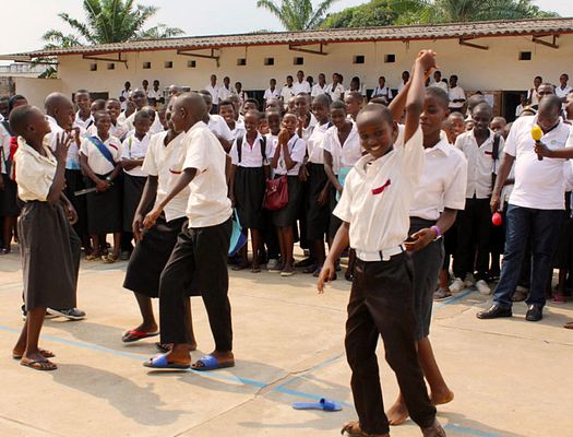 Burundi children dancing
